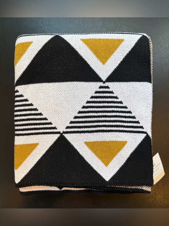 Seek & Swoon Other - Gorgeous Knit Throw Blanket Seek and Swoon Envie MCM Vintage Chevron & Geometric